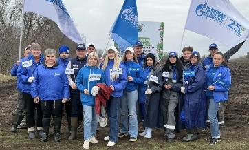 Сотрудники двух газовых компаний приняли участие в традиционной акции «Сад памяти»